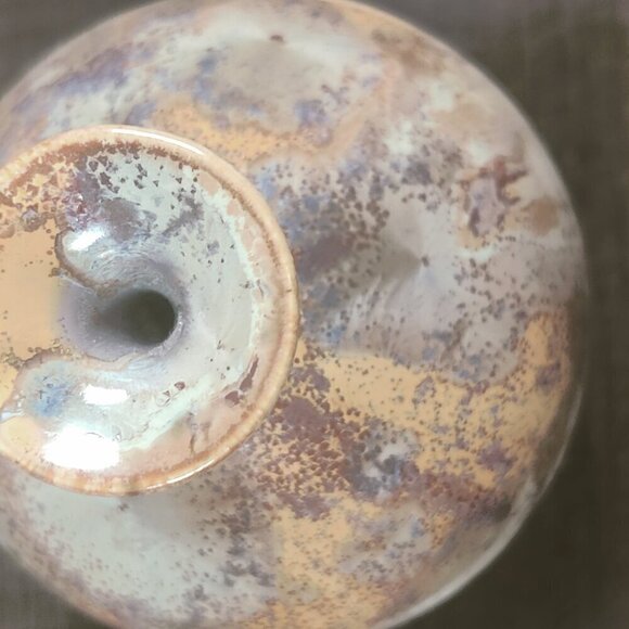 Artist signed narrow neck vase with exquisite glazing in gold, brown & tan. - Picture 2 of 10